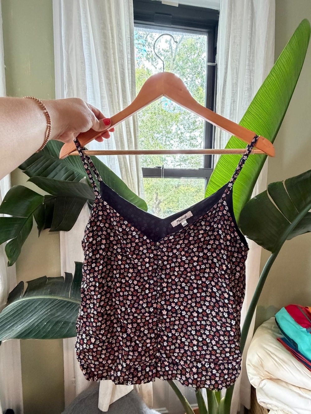 Floral V-Neck Cami Top - Black